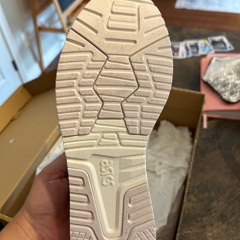 ASICS Sneakers - Picture 3 of 5